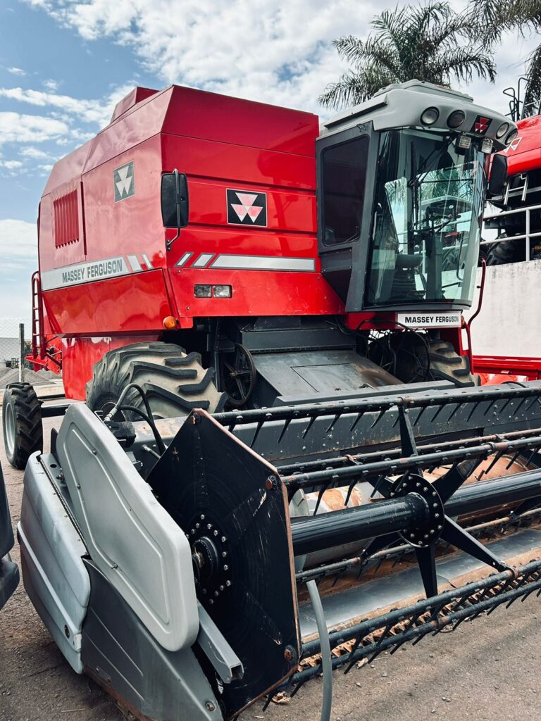 COLHEITADEIRA MASSEY FERGUSON – 24040246