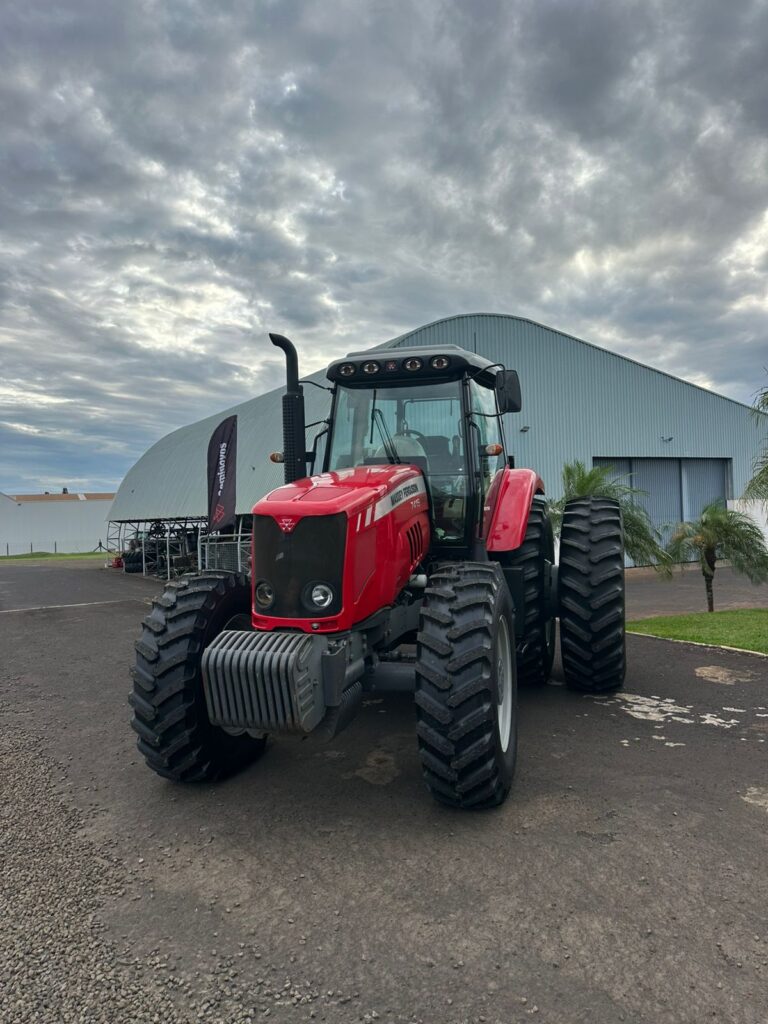 Trator MF 7415 – 26010041