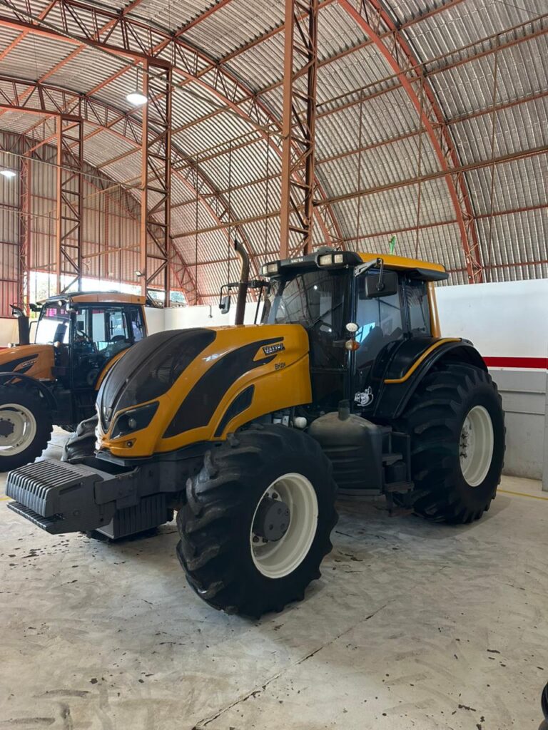 Trator Valtra – 26040356
